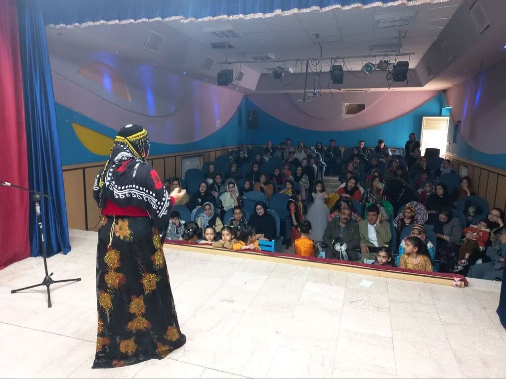 کانون کرمانشاه با آیین پنجشنبههای قصهگویی مرکز روانسر به استقبال بهار رفت