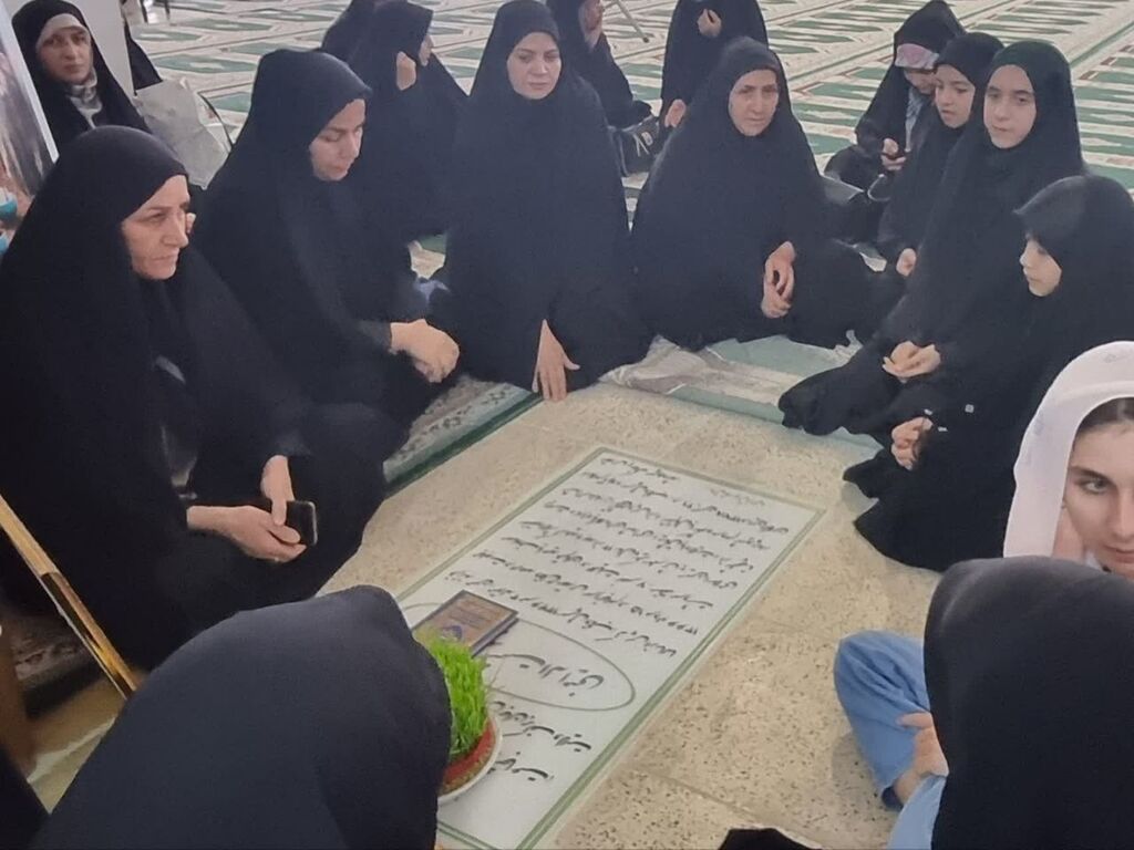 حضور اعضای مرکز سرپلذهاب در تحویل سال علوی بقعه احمدابن اسحاق