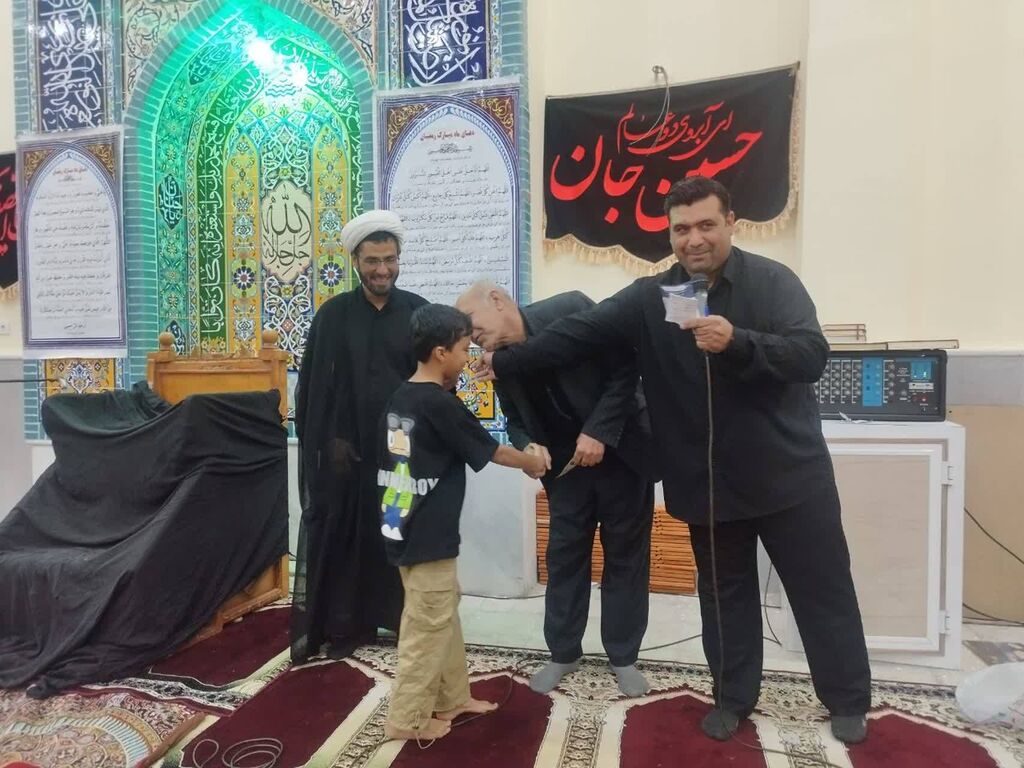 مراسم تجلیل از نونهالان فعال در شبهای قدر مراسم تجلیل از نونهالان فعال در شبهای قدر