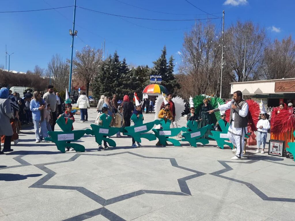 اجرای برنامه همدانشناسی با بچهمچههای کانون همدان