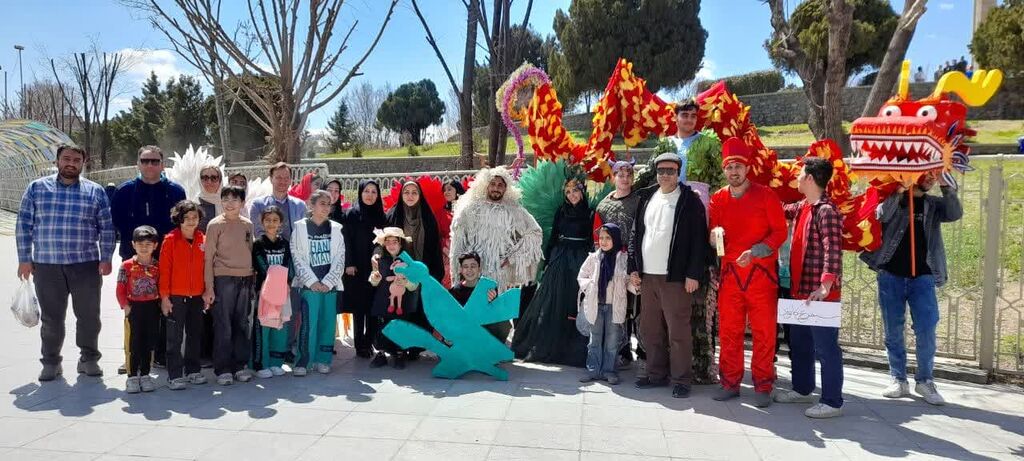 نوروز اجرای برنامه همدانشناسی با بچهمچههای کانون همدان