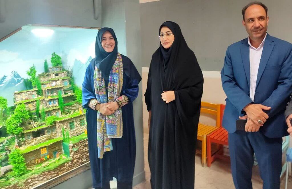 بازدید معاون صنایع دستی وزارت میراث فرهنگی، از مرکز روانسر