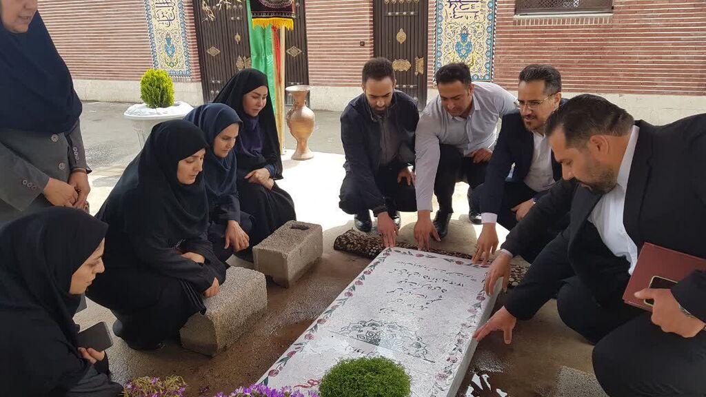 تجدید میثاق کارکنان کانون کرمانشاه با شهید گمنام نوجوان