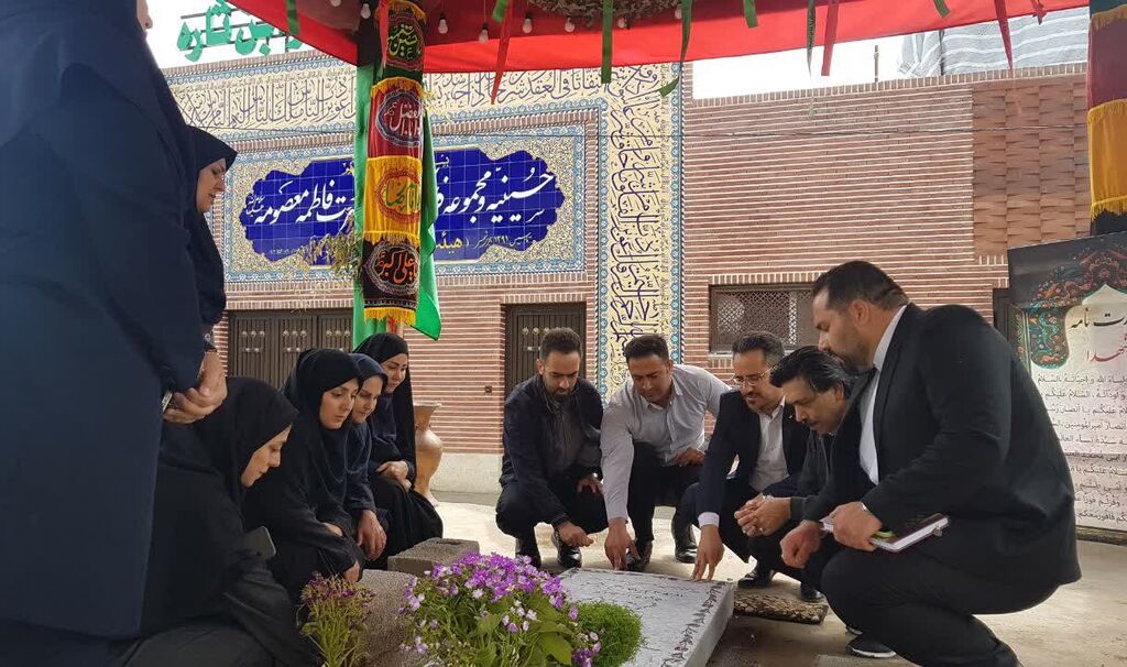 تجدید میثاق کارکنان کانون کرمانشاه با شهید گمنام نوجوان