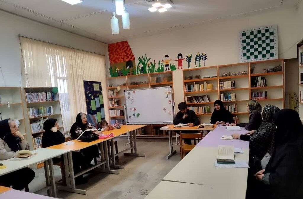 جلسات کتابخوانی خانواده‌ها در مرکز شماره 1 کانون تبریز