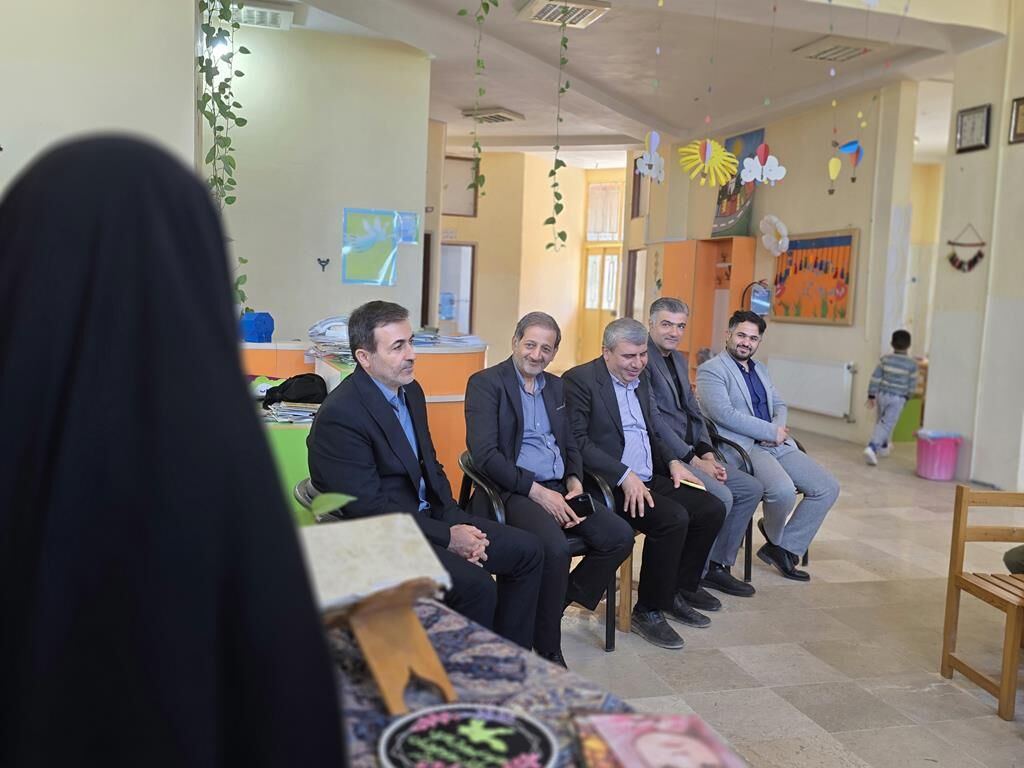 نشست نوروزی فرماندار بندرگز با جمعی از اعضای کودک و نوجوان