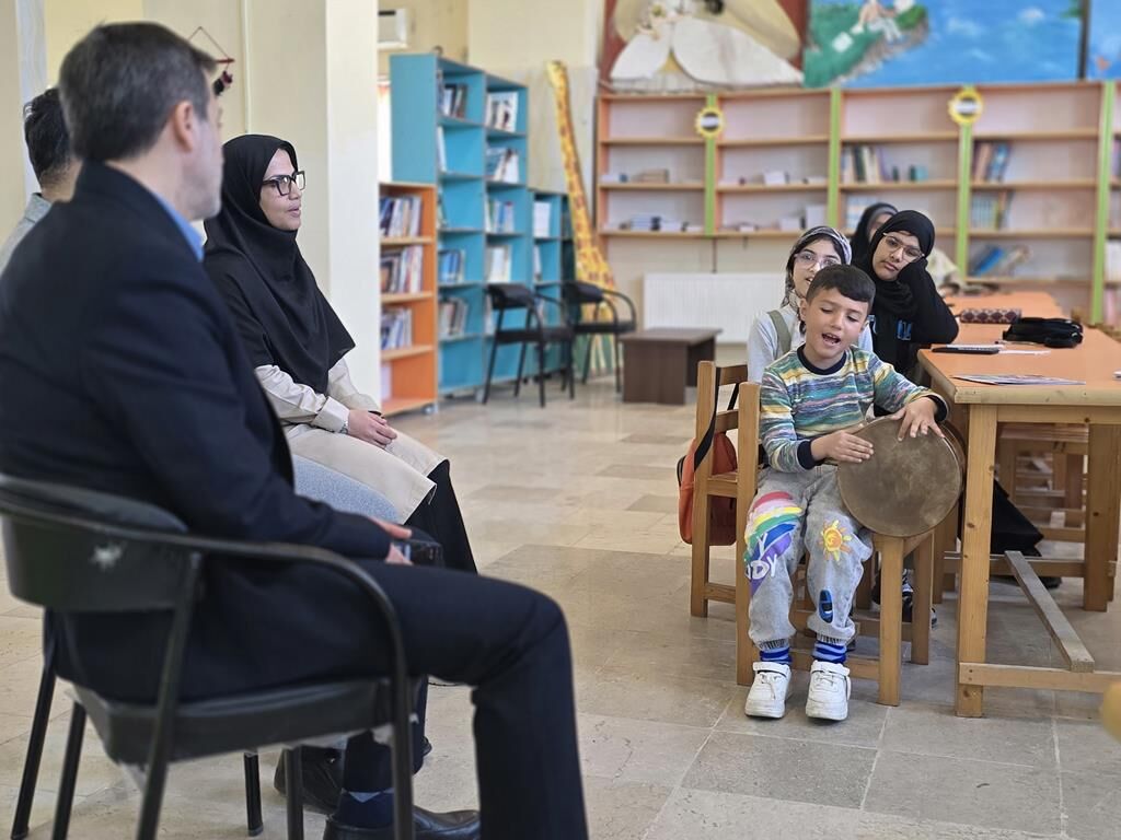 نشست نوروزی فرماندار بندرگز با جمعی از اعضای کودک و نوجوان