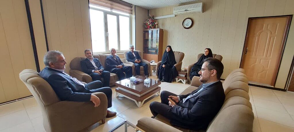 دیدار با فرماندار گیلانغرب دیدار مدیرکل کانون کرمانشاه با فرماندار گیلانغرب