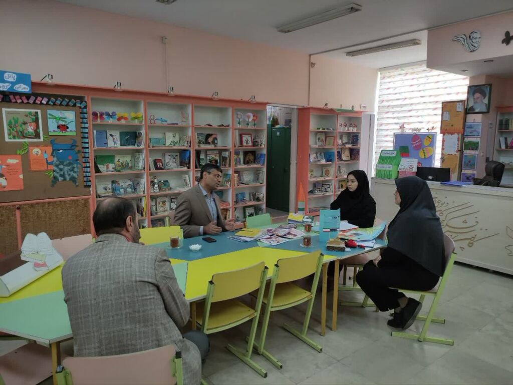 دیدار مدیرکل کانون قزوین با فرماندارشهرستان بویین زهرا