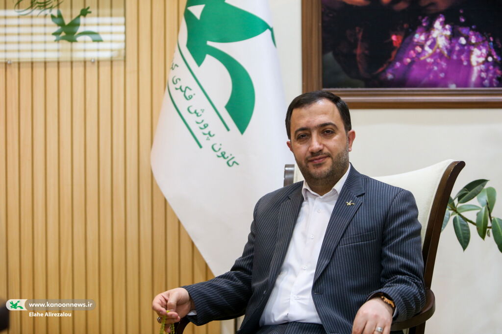 حامد علامتی مدیرعامل کانون در دیدار با رییس سازمان تبلیغات اسلامی نوجوان محوری از سیاستهای اصلی کانون است