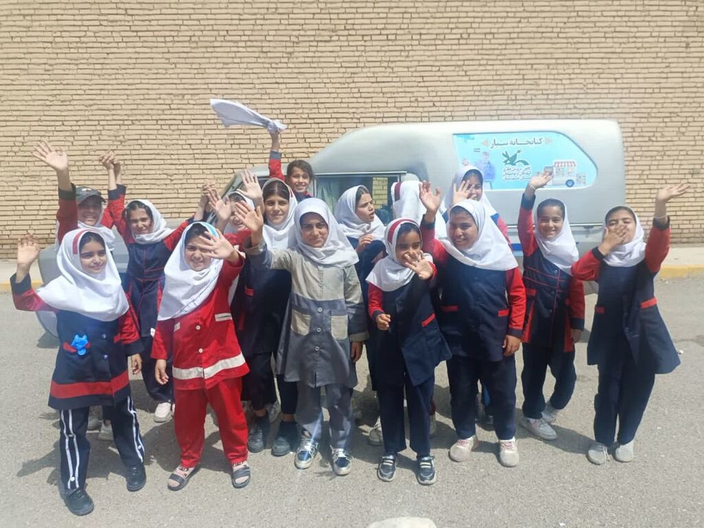 کتابخانههای سیار خوزستان؛ پُل فرهنگی به مناطق کمبرخوردار پس از نوروز ۱۴۰۴