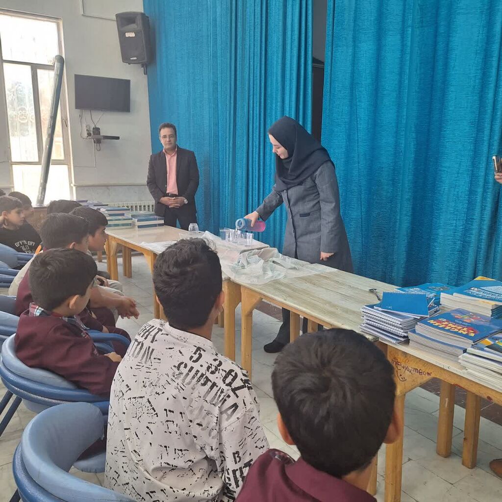 دانشآموزان دامغانی در کنار استاد فیزیک، مفاهیم فناوری هستهای را تجربه کردند