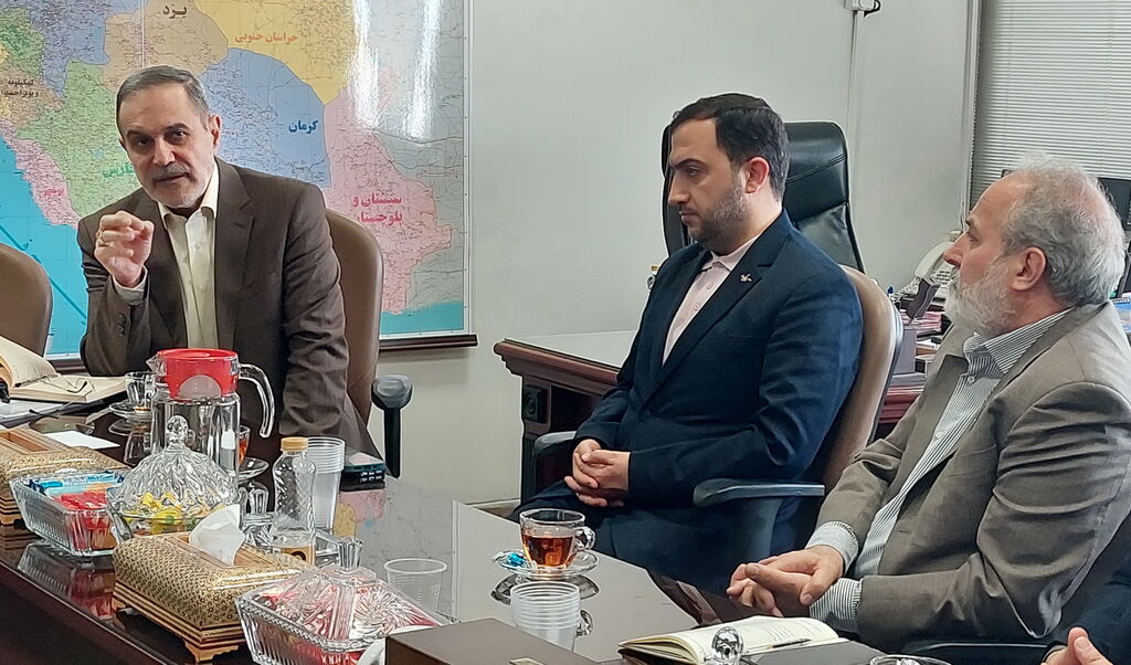 دیدار مدیرعامل کانون با معاون وزیر کشور و رئیس سازمان امور اجتماعی پیشبرد طرحهای سازمان امور اجتماعی با بهرهگیری از ظرفیتهای کانون