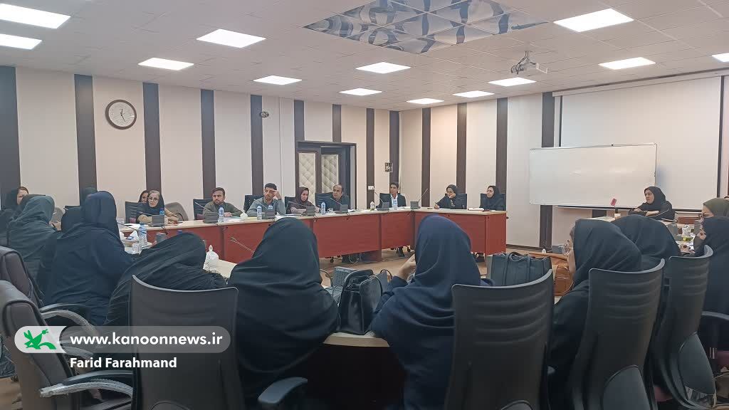 برگزاری سمینار آموزشی مربیان مراکز فرهنگیهنری کانون سیستان و بلوچستان با رویکرد مشارکتی