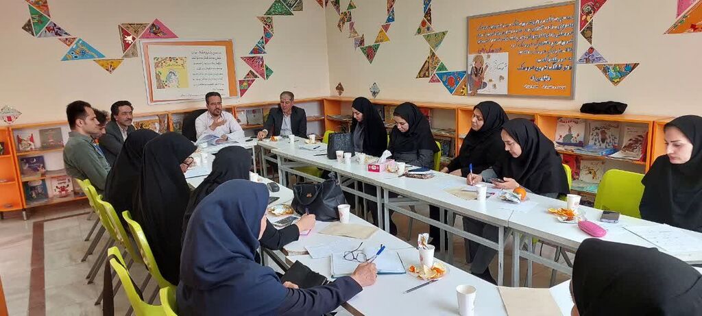 برگزاری شورای اقلیمی کانون کرمانشاه در مرکز بیستون