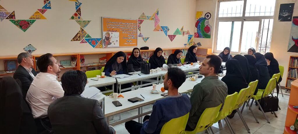 برگزاری شورای اقلیمی کانون کرمانشاه در مرکز بیستون