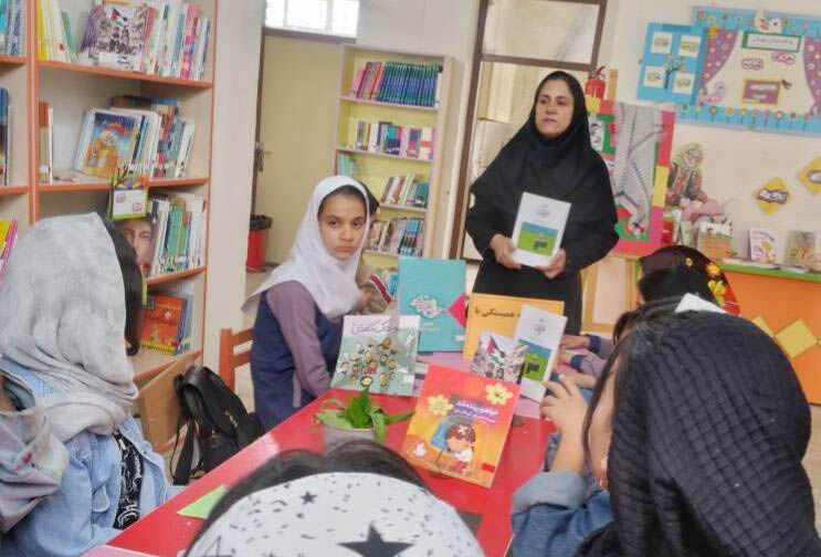 فعالیتهای اعضای کانون رضی در همبستگی با کودکان غزه از شعرخوانی تا ساخت پرچم/ فعالیتهای اعضای کانون رضی در همبستگی با کودکان غزه