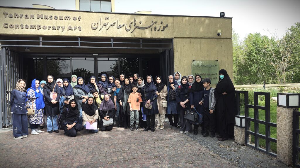 بازدید اعضای کانون استان تهران از آثار پیکاسو