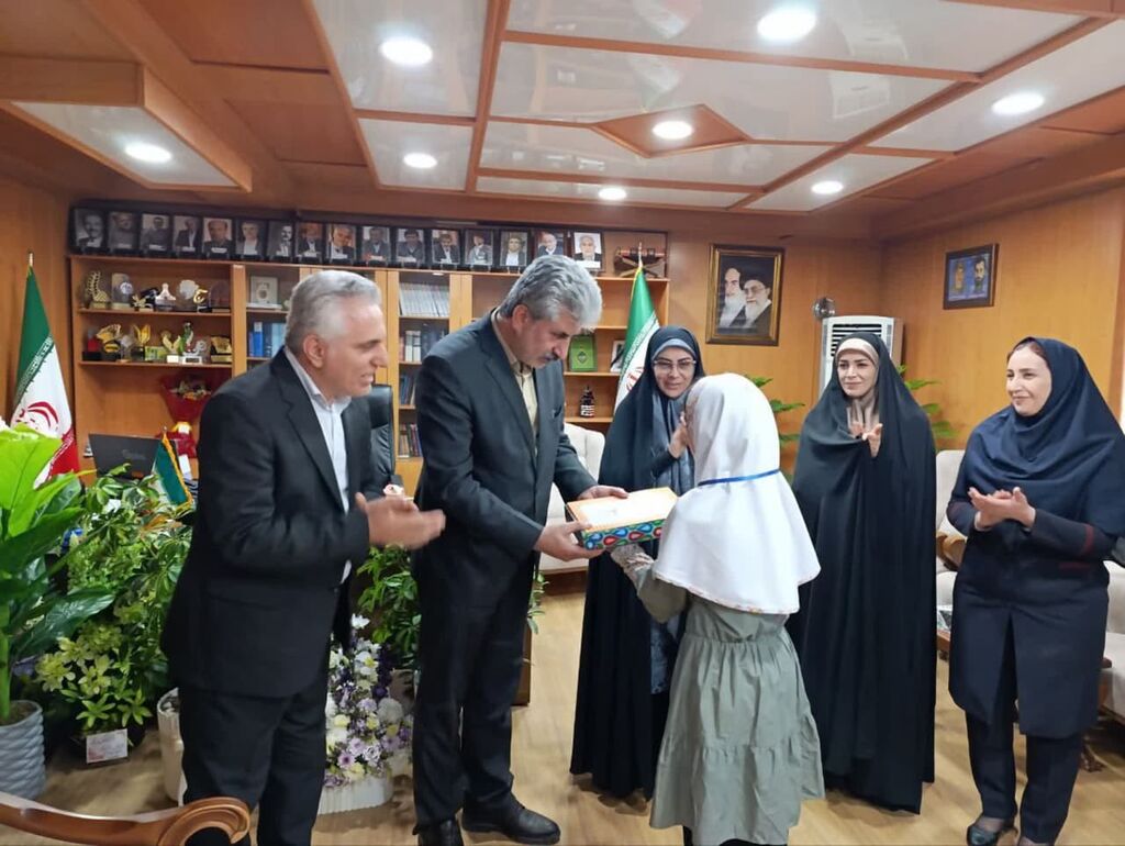 تجلیل از اعضای برگزیده جشنواره های ملی و بینالمللی کانون مهاباد