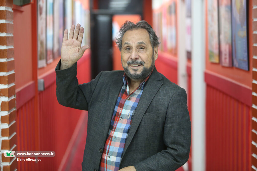 «ونوش و کوهستان»، ماجرای برّه و بچه گرگ روی صحنه رفت