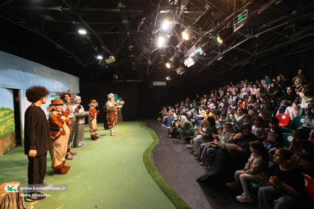 «ونوش و کوهستان»، ماجرای برّه و بچه گرگ روی صحنه رفت