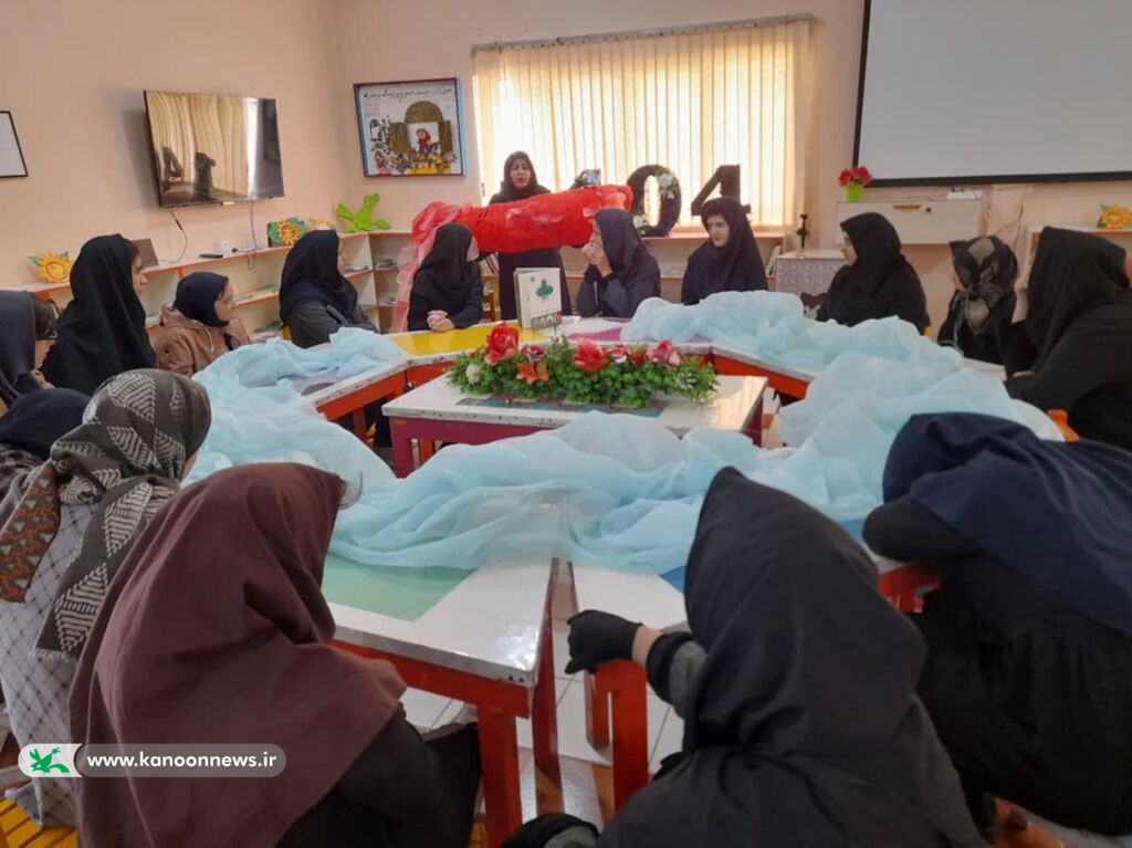 بازدید دانش آموزان توانبخشی باران از مرکز شماره یک کانون الیگودرز لرستان