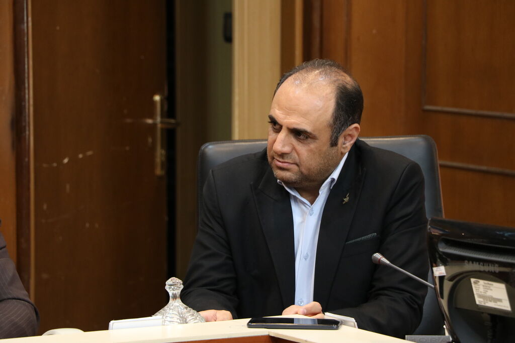 از توسعه مراکز کانون حمایت میکنیم