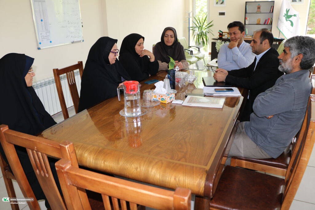 تقدیر از بخش اداری کانون پرورش فکری تقدیر از بخش اداری کانون پرورش فکری