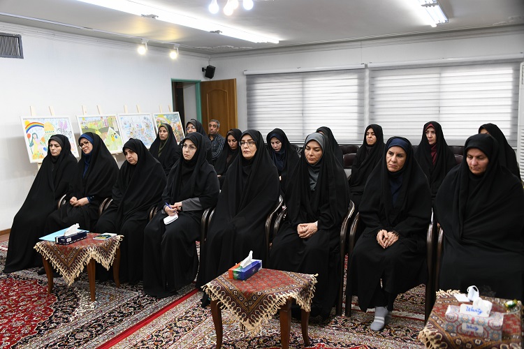 تفاوت بین کلام و عمل مانع از تربیت صحیح می شود