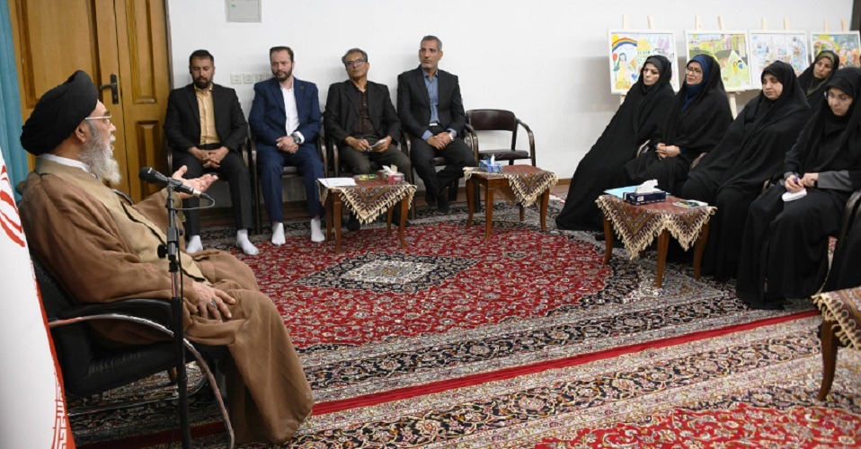 تفاوت بین کلام و عمل مانع از تربیت صحیح می شود