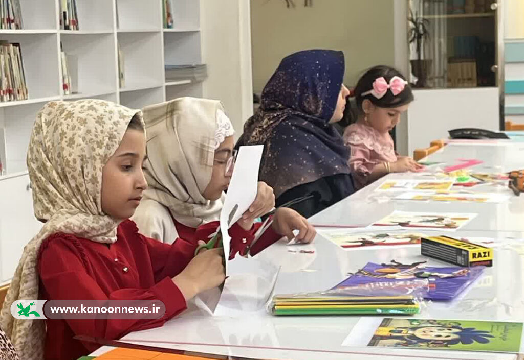 ویژه برنامه کتابخوانی یزد ویژهبرنامه «دو هفتا چهارده تا کتاب» در مرکز الگوی یزد برگزار شد