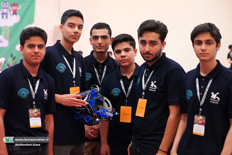 حضور تیم کانون استان اصفهان در مسابقات رباتیک فیراکاپ آزاد