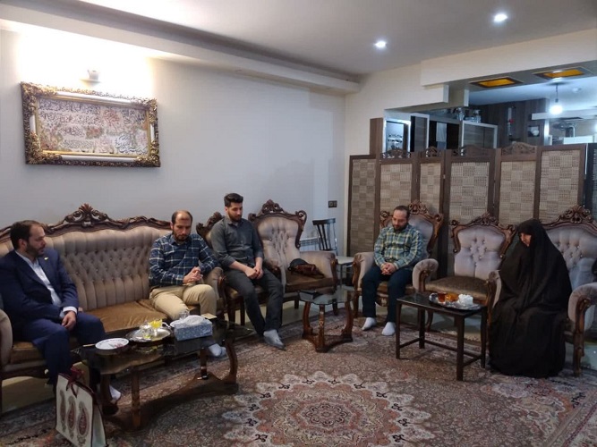 دیدار با خانواده شهید راه قدس سرلشگر پاسدار شهید محمدرضا زاهدی