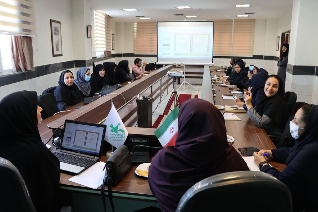 دوره آموزش "آشنایی با مکاتب ادبی جهان"
