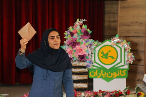 محمد خیاطزنجانی در جمع  کانونیاران فارس به سوالات آنها پاسخ داد