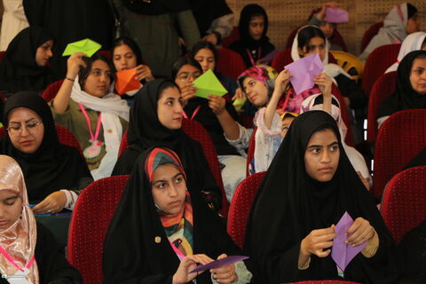 محمد خیاطزنجانی در جمع  کانونیاران فارس به سوالات آنها پاسخ داد