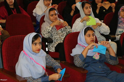 محمد خیاطزنجانی در جمع  کانونیاران فارس به سوالات آنها پاسخ داد