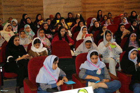 محمد خیاطزنجانی در جمع  کانونیاران فارس به سوالات آنها پاسخ داد