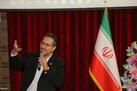 محمد خیاط‌زنجانی در جمع  کانون‌یاران فارس به سوالات آن‌ها پاسخ داد (۱)