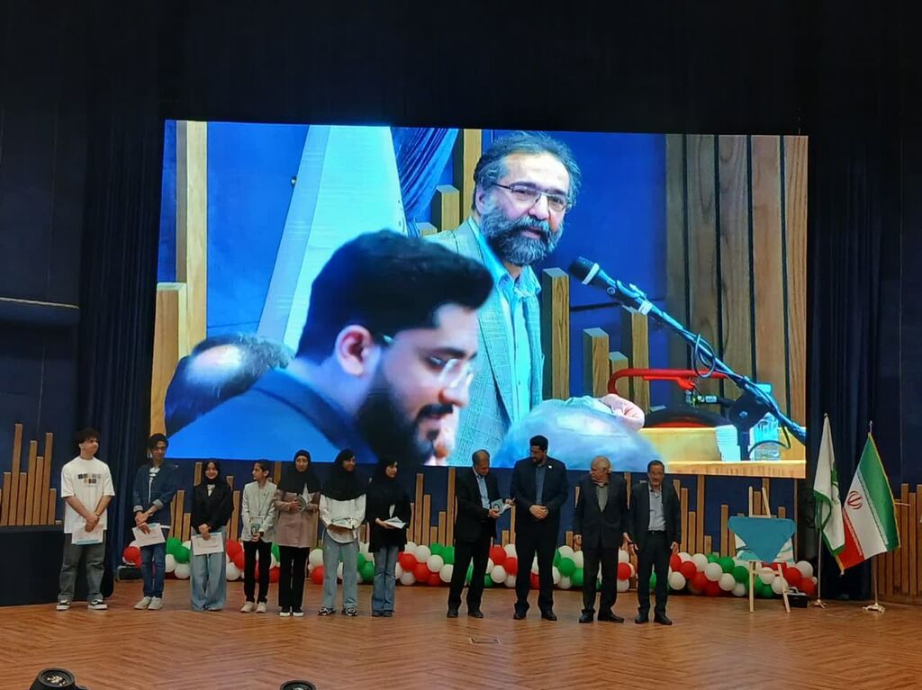 درخشش آثار داستاننویسان و تصویرگران نوجوان کانون، در دومین رویداد استانی «هفت شهر عشق»