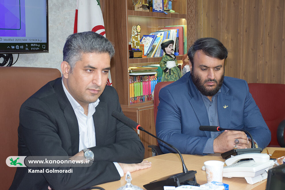 آینده روشن کانون زبان لرستان با تکیه بر ظرفیت زبانآموزان