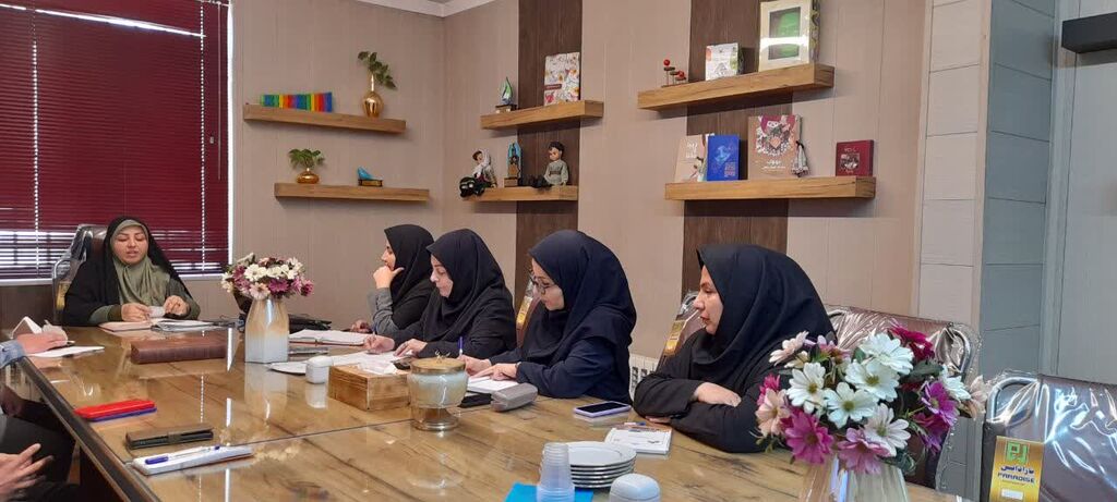 برگزاری جلسه شورای فرهنگی مربیان سیار و پستی همدان