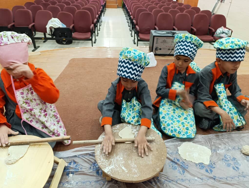 آموزش مهارتهای زندگی و مشاغل خانگی در مرکز فرهنگی هنری سی سخت