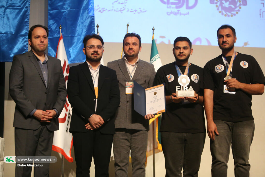 موفقیت نماینده کانون استان بوشهر در مسابقات بینالمللی رباتیک و هوش مصنوعی
