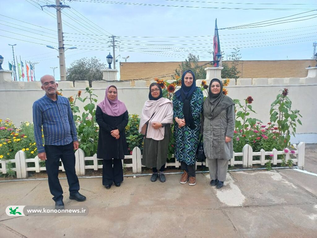 تقدیر معاون فرهنگی کانون از همکار خدمات مرکز اهرم