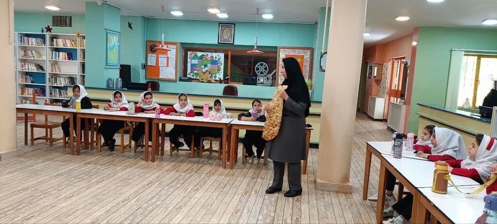 «کفشدوزکهای کاغذی» در مرکز فرهنگی قوچان