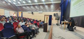 آموزش مهارت های زندگی به کودکان و نوجوانان برای کارشناسان و مربیان کانون قم برگزار شد