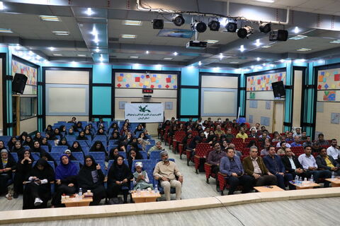 نشست مجازی مدیرعامل با کارکنان کانون پرورش فکری کرمان