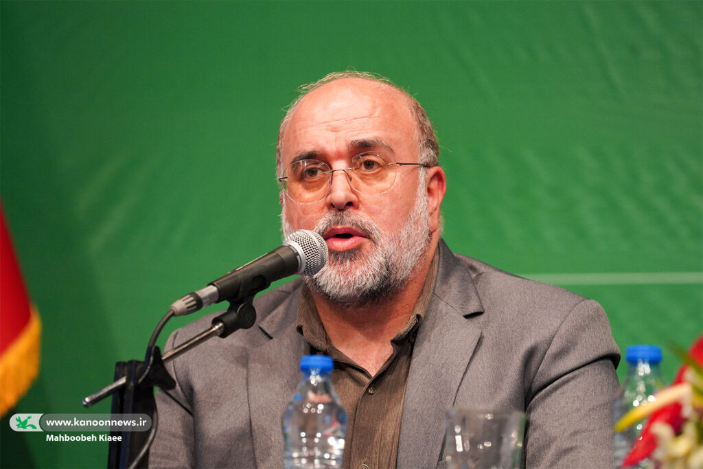 نشست مدیرعامل با همکاران کانون پرورش فکری سراسر کشور کتابخانههای پستی به مراکز ثابت الحاق شدند