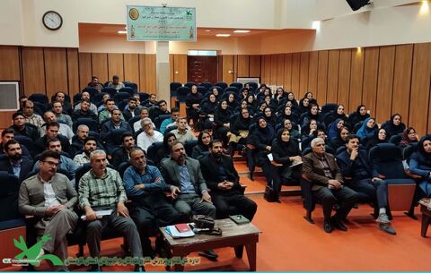 نشست هم‌اندیشی همکاران کانون کردستان با محوریت سیاست‌های ۱۴۰۴ برگزار شد